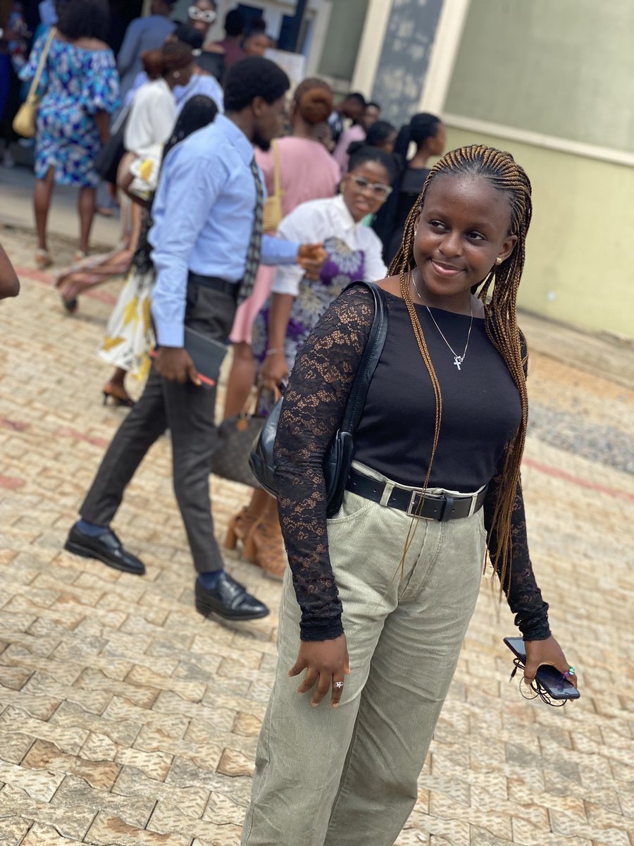 ShoBolu's tweet photo. It's another Monday. My village people will not catch me, because I'm wondering why my dm was still locked after I clearly unlocked it. Anyways just wanted to remind y'all that I write (technical, academic, content, copywriting,blog posts,etc) I heard consistency is key.pls rtw❤️ https://t.co/X9LnaODEMY