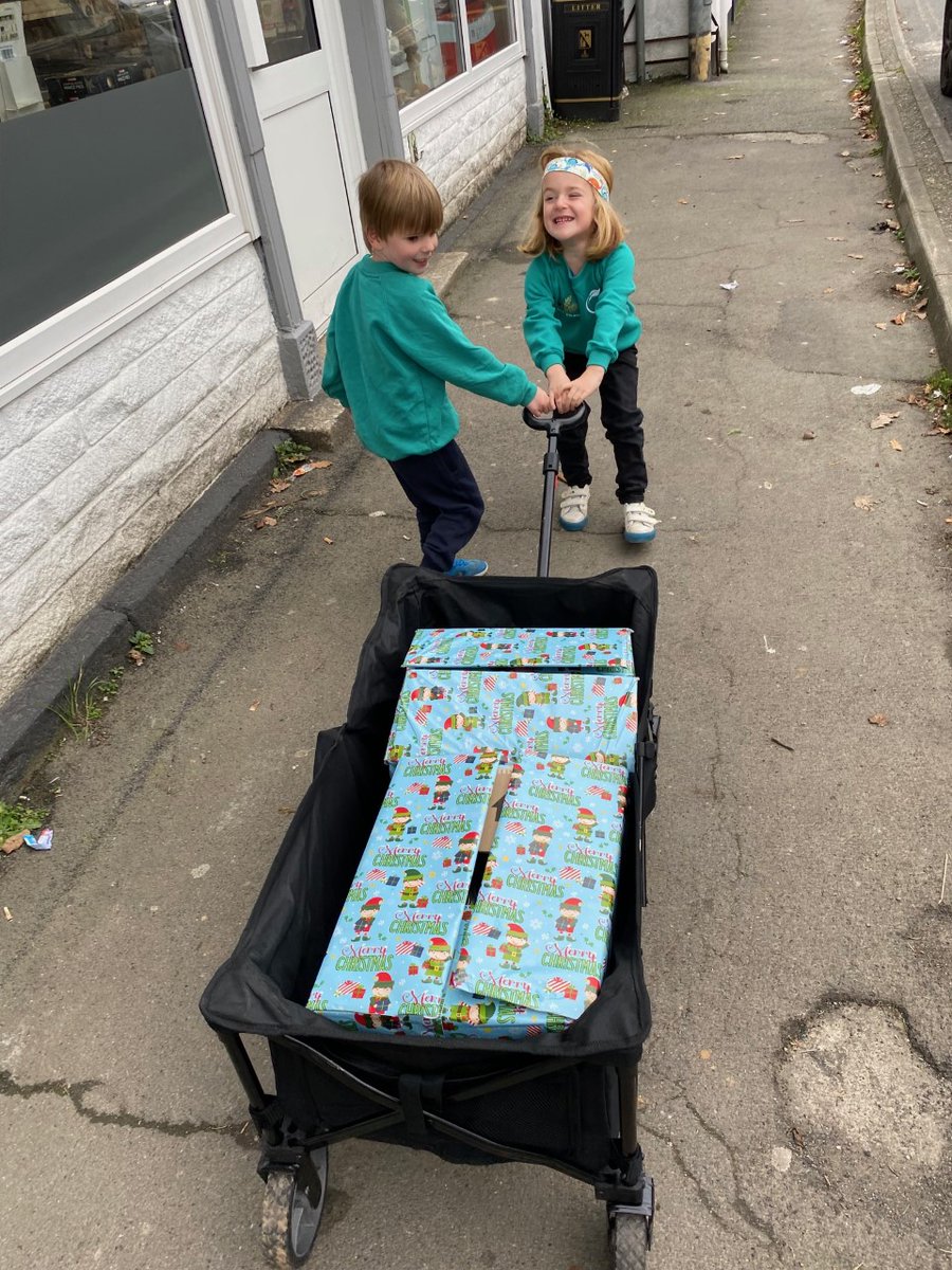 SkyPrimary's tweet photo. Our SKy community have rallied round and collect donations for Cornwall Christmas Box enabling families in need of help to have a festive family feast too. Thank you! #Kindness #cornwallchristmasbox #staustellcommunity #edenproject https://t.co/FaYPeQwPeG