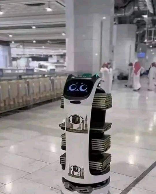 shamsullah222's tweet photo. داسي روبوټ ماشین چي په حرم شریف کي پر عبادت کونکو باندي قران کریمونه ویشي
❤ https://t.co/XOLSblOdNZ