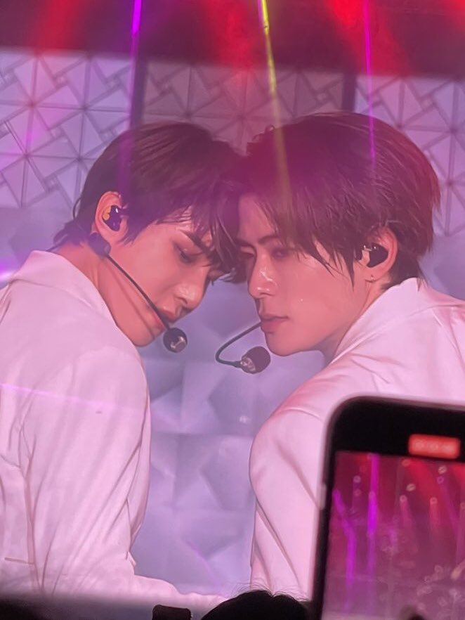 JAEWOOLOOKS's tweet photo. THE JEONG JAEHYUN AND KIM JUNGWOO VISUAL CHEMISTRY IS CRAZY https://t.co/HE0t1xhVuf