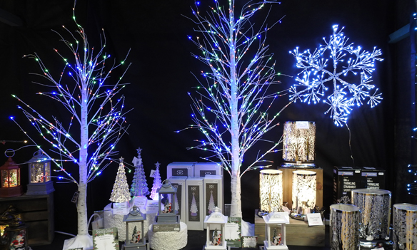 Whether you are decorating your tree with string lights or adding some festive characters to your outdoor space, we have a wide range of lighting to suit your needs. Illuminate your home in the cosy glow of Christmas lights that suit your style and budget.