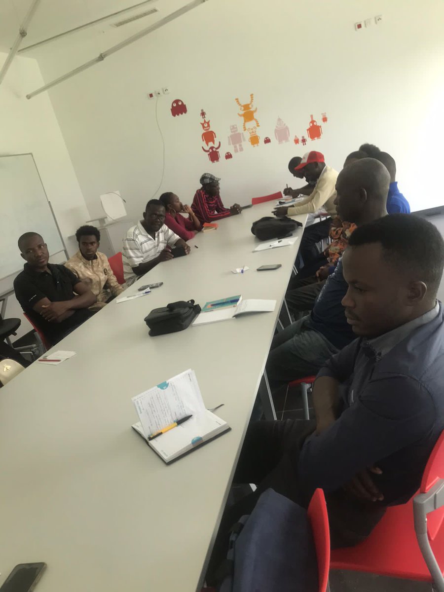 FoAAngola's tweet photo. Mesa redonda sobre Competência em Lideranca. Reflexão e troca de experiência com os Líderes de Namakunde província do Cunene. Realizado pela Friends of Angola,financiado pela National Endowment for Democracy (NED)
#FriendsofAngola. https://t.co/EvAn6JjZ71