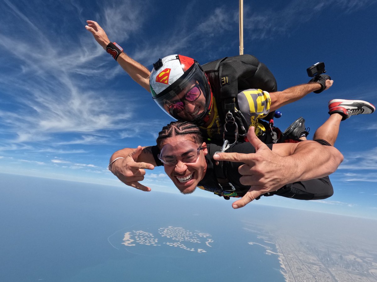 skydivedubai's tweet photo. Comment with ๐ค if a tandem skydive was on your bucket list for this year! ๐ ๐ช
#MondayMotivation #Travel #BucketList #ThingsToDoInDubai #Adventure #MyDubai #SkydiveDubi https://t.co/TOa2gaCFxI