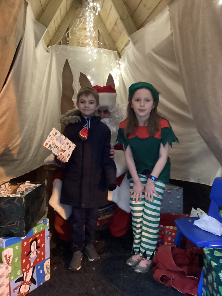 The children had lots of fun at RavenSNOW while the parents enjoyed a mulled wine and a variety of festive stalls. Santa made a special appearance also! Thanks to everyone who came or helped in any way.
