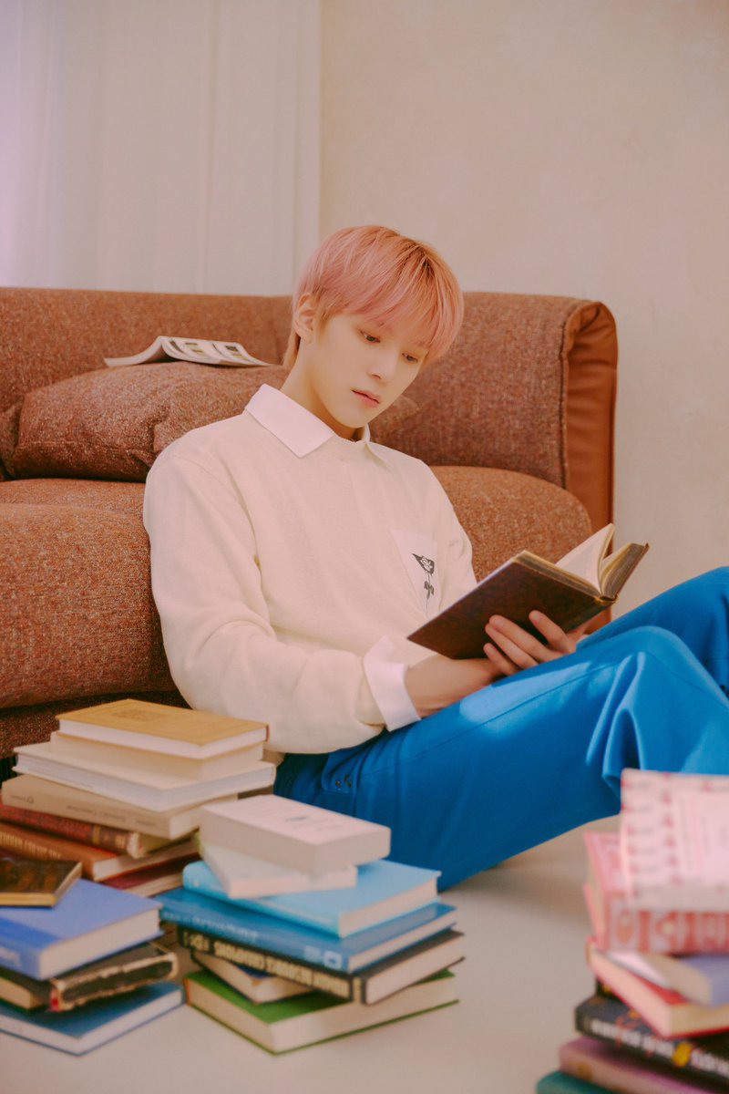 0514universe's tweet photo. [📸] THE READER - #MINHYUK https://t.co/TUx0knTk9d