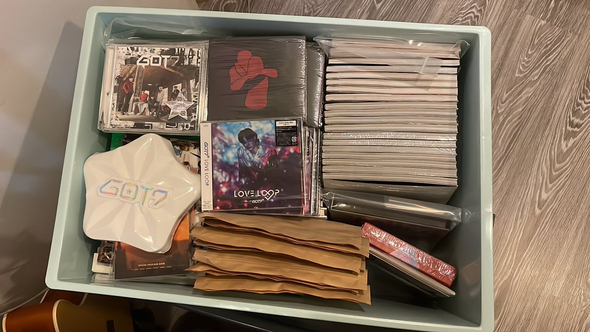 เดี๋ยวจะมาขายของสะสม คอนโดคือไม่มีที่เก็บแล้ว ไม่อยากเอาไปเก็บที่บ้านด้วย กลัวไม่มีคนดูแล