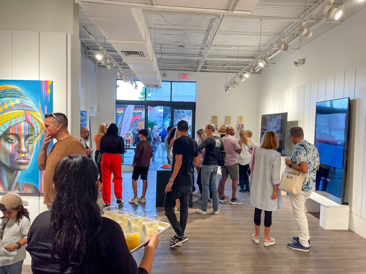 kwojciechowicz's tweet image. As promised, here are some additional photos from the Art PArty that took place yesterday at the Art Box Project in Wynwood, Miami. I couldn't be there in person, but fortunately I received some pictures :) #kamaarts #artboxprojects #nefertiti #miami #kamilawojciechowiczkrauze