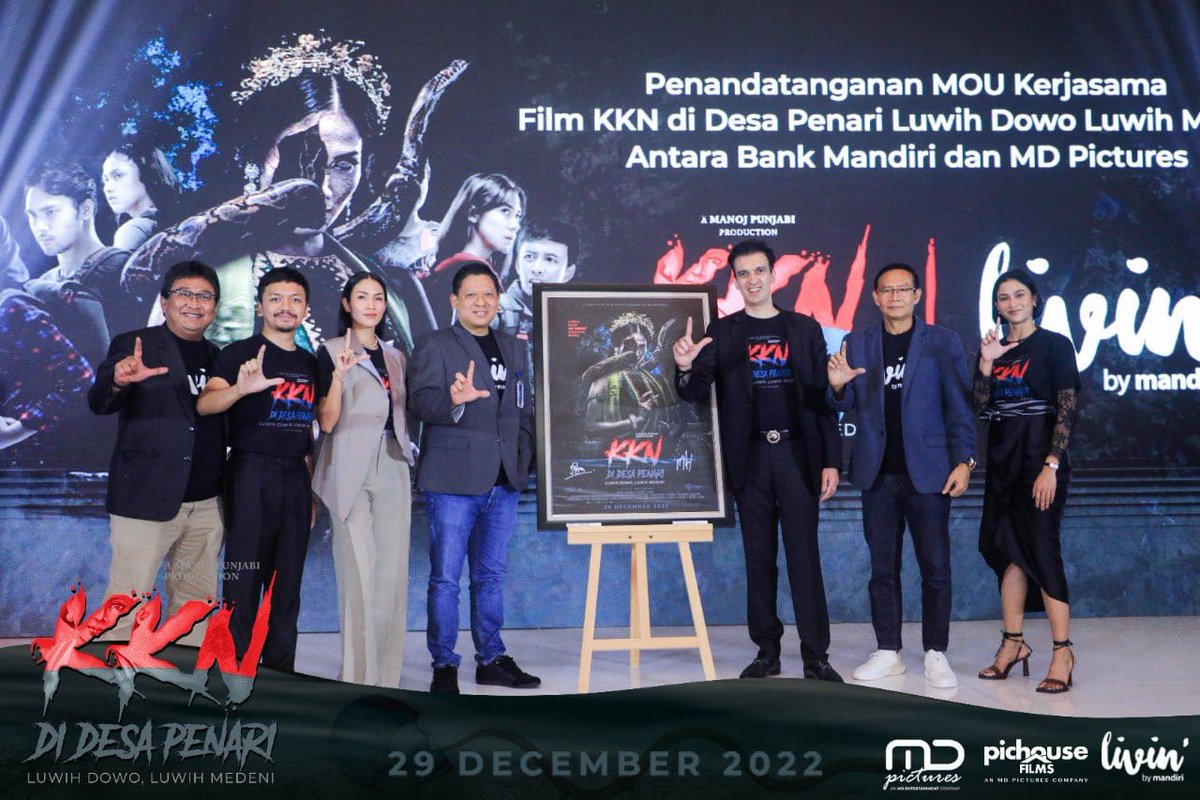 Mawar84660701's tweet photo. Nasabah baru Livin' by Mandiri bisa nonton KKN extended version seharga Rp 1 aja, bisa dibeli 29 Desember 2022 hingga 11 Januari 2023 di seluruh bioskop.

Kalau sudah punya Livin' App, bisa dapat 30 persen cashback"" tutur Manoj Punjabi, CEO MD Entertainment
#LivinDiDesaPenari https://t.co/AOCS7YkjkK
