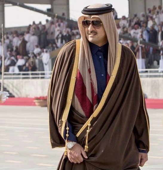 تفاخرت الأيام في كل جيل 
يـ جعل تفداه العروق و دمها

هيبة فخر ما يزعجه قال وقيل 
مهما حكت الأقزام ماهو يمها

القايد المطنوخ والوزن الثقيل 
تميم لاهاز الصعايب تمها ♡

#تميم_بن_حمد 🇶🇦