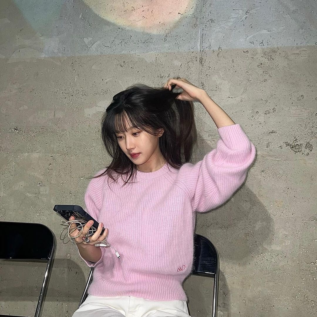 EKSPOSISl's tweet photo. Nyempetin pacaran berdua meskipun agak khawatir Ala rewel gara-gara nggak sama Ayah Bunda-nya. 🫢 https://t.co/ORAduhGngf