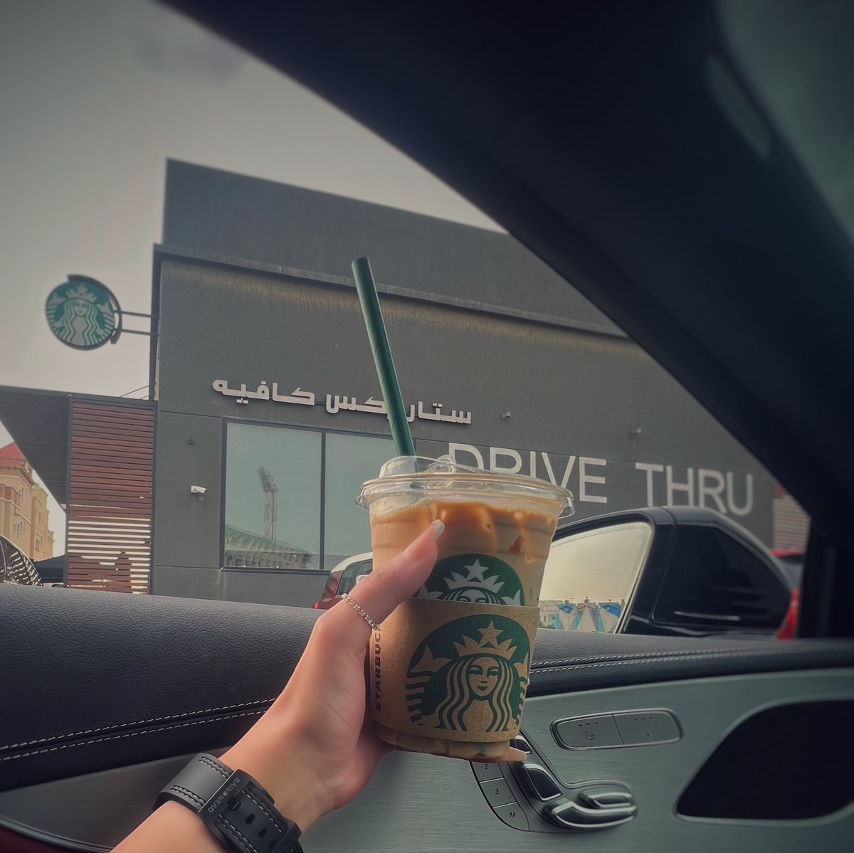 h_as_87's tweet photo. الحمدالله محد مقاطع ستاربكس الزحمه بكل مكان💚😂✌🏻
والنادي العربي عطى جمال للصوره زياااااده💚
#النادي_العربي
#لا_للمقاطعه https://t.co/V7rbeGlrCb