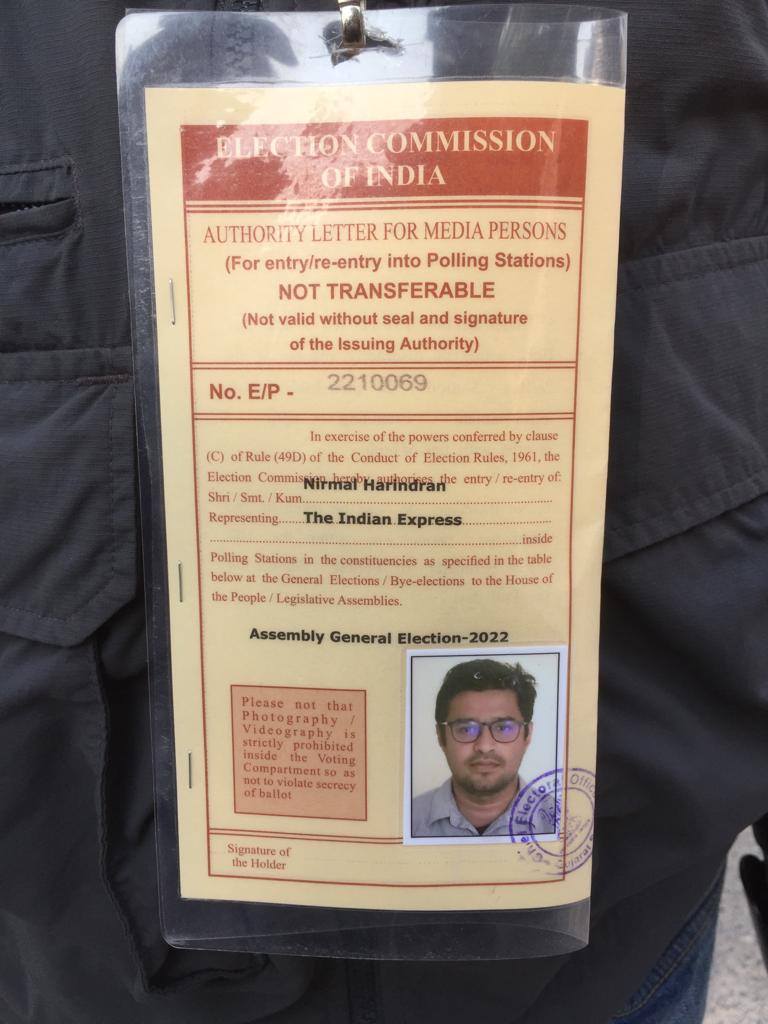 nirmalharindran's tweet photo. Bsf duty staff seems to be unaware of purpose of election pass for media coverage. No entry at polling booth in #Ahmedabad 
@BSF_Gujarat @ECISVEEP #GujaratElections2022 https://t.co/OkmNksDG2f