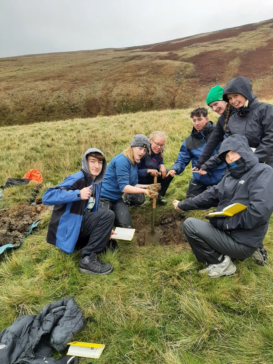 chapmanpippa's tweet photo. Here @SoGLeeds @UniversityLeeds we teach #soilscience, we investigated the impact of #landuse and #agriculutral practices on #soilhealth and we work with #farmergroups to help improve #soilhealth. Happy #WorldSoilDay2022 https://t.co/DzvKEdcQOe