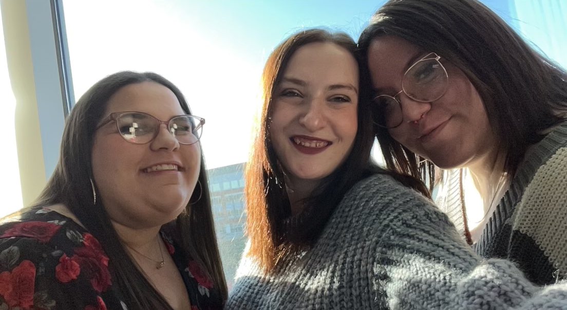 Christinaheree_'s tweet photo. Thankful for besties and concerts ❤️ last concert of 2022 was one for the books https://t.co/pZghjhkBGX