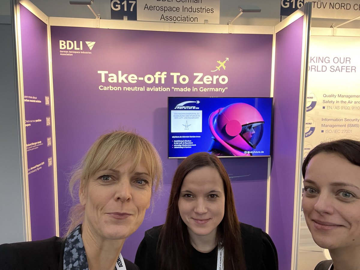 Kick-off for this year´s #afo22 in Munich with 900+ participants, 60+ speakers and 150 exhibitors! Are you joining? Visit us at our booth G17 and learn more about the carbon neutral aviation "made in Germany". List if 15 members companies exhibiting: lnkd.in/ekPFdWTf