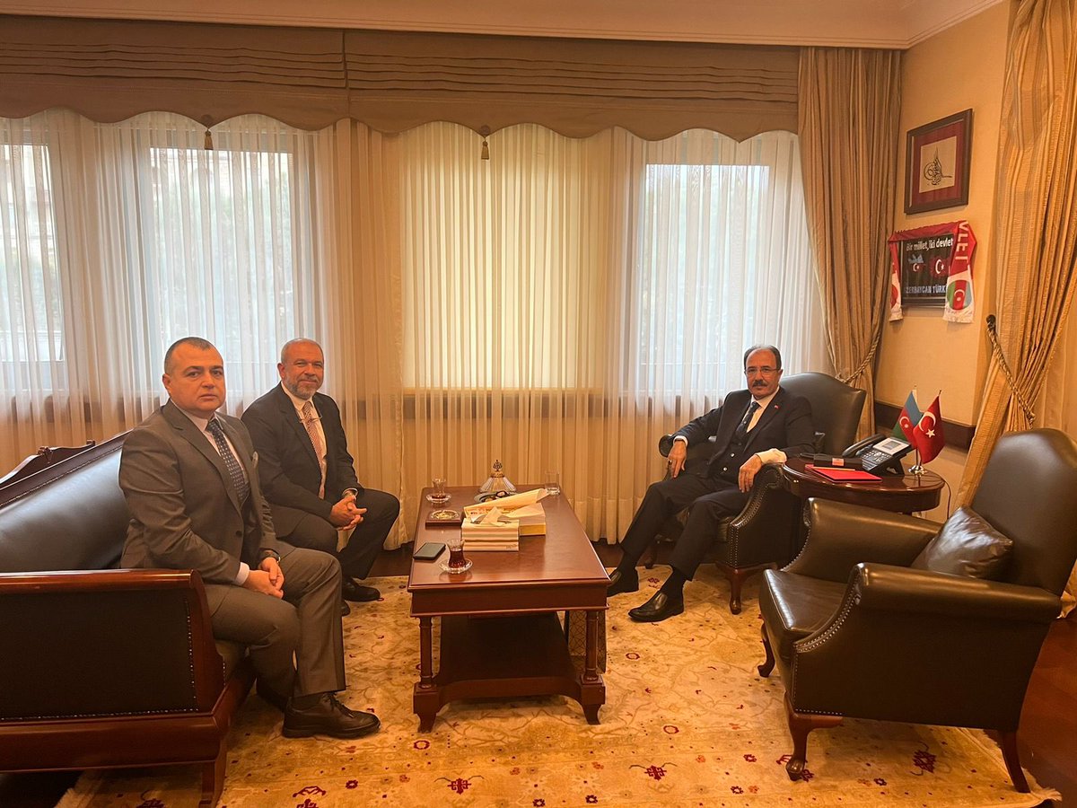 Türkiye in Azerbaijan (@tc_bakube) on Twitter photo Ülkemizde yazılım sektöründe faaliyet gösteren AGİTO firma yöneticileri, Büyükelçimiz <a href="/cahitbagci/">Cahit Bağcı</a>’yı ziyaret ederek firma faaliyetleri hakkında bilgi vermiş; görüşmede, firmanın Azerbaycan’daki yatırım ve işbirliği imkanları üzerine istişarede bulunulmuştur. Ülkemizde yazılım sektöründe faaliyet gösteren AGİTO firma yöneticileri, Büyükelçimiz <a href="/cahitbagci/">Cahit Bağcı</a>’yı ziyaret ederek firma faaliyetleri hakkında bilgi vermiş; görüşmede, firmanın Azerbaycan’daki yatırım ve işbirliği imkanları üzerine istişarede bulunulmuştur.