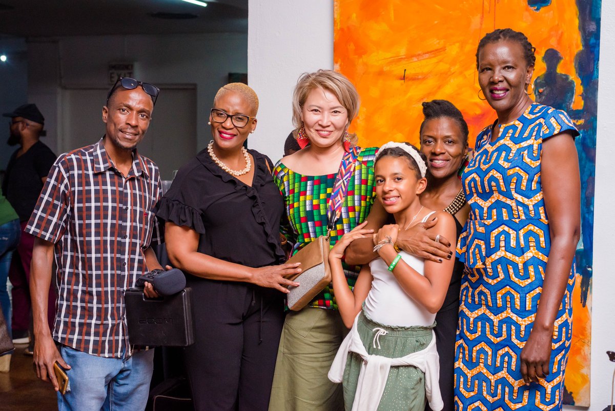 Fashion &amp; the creative arts are a powerful, transformative force, capable of driving sustainable economic development. 
Glad to partner <a href="/FCoZ9/">Fashion Council of Zimbabwe</a> through our <a href="/UNDPAccLabs/">UNDP Accelerator Labs</a> to provide a platform that showcases 🇿🇼 Zimbabwean designers &amp; products to the world.
➡️ herald.co.zw/fashion-counci…