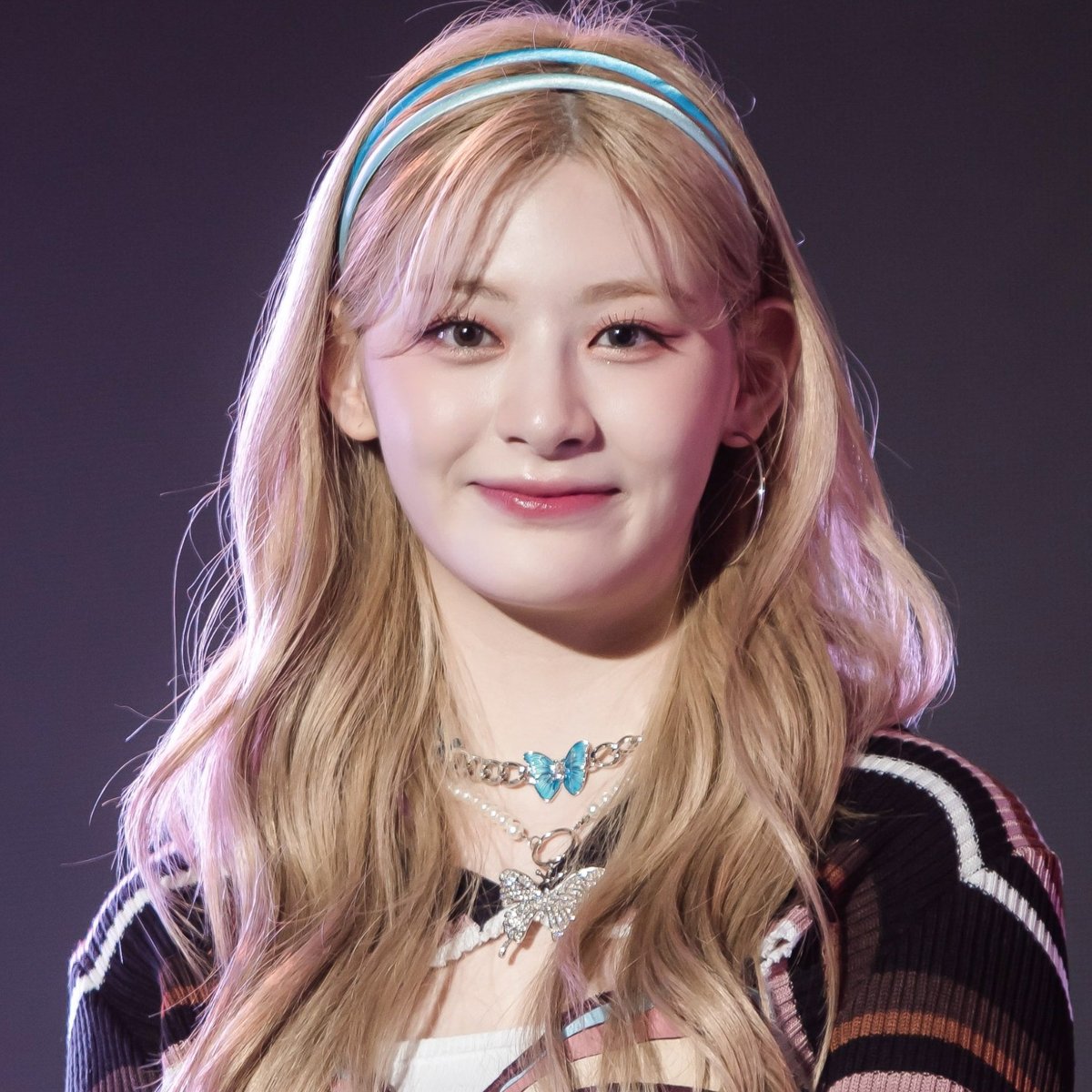 SEEUNSLOOK's tweet photo. can't take my eyes off of her https://t.co/IptVXuBoeY