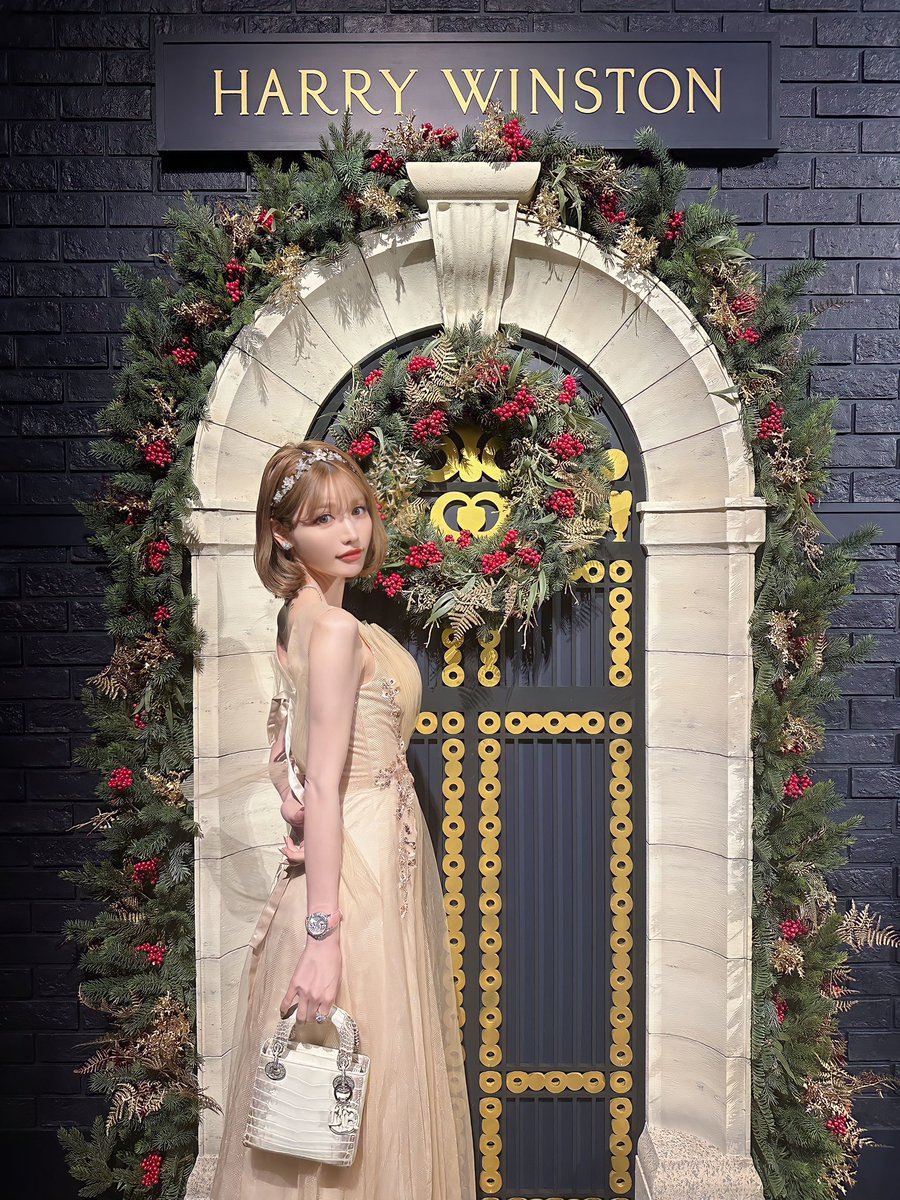 strbry05's tweet photo. 💓ぴこん！💓
素敵な企画ありがとうございます！！
まず顔が可愛すぎます…🫣
(服もですが笑)
 #Rady のお洋服可愛いものばかりで、ボーナス入ったら買おうと思ってたくさんカートに入ってます！笑
素敵な服を着て推しに会いに行けますように…💫💫 https://t.co/l4sGJfPHUR