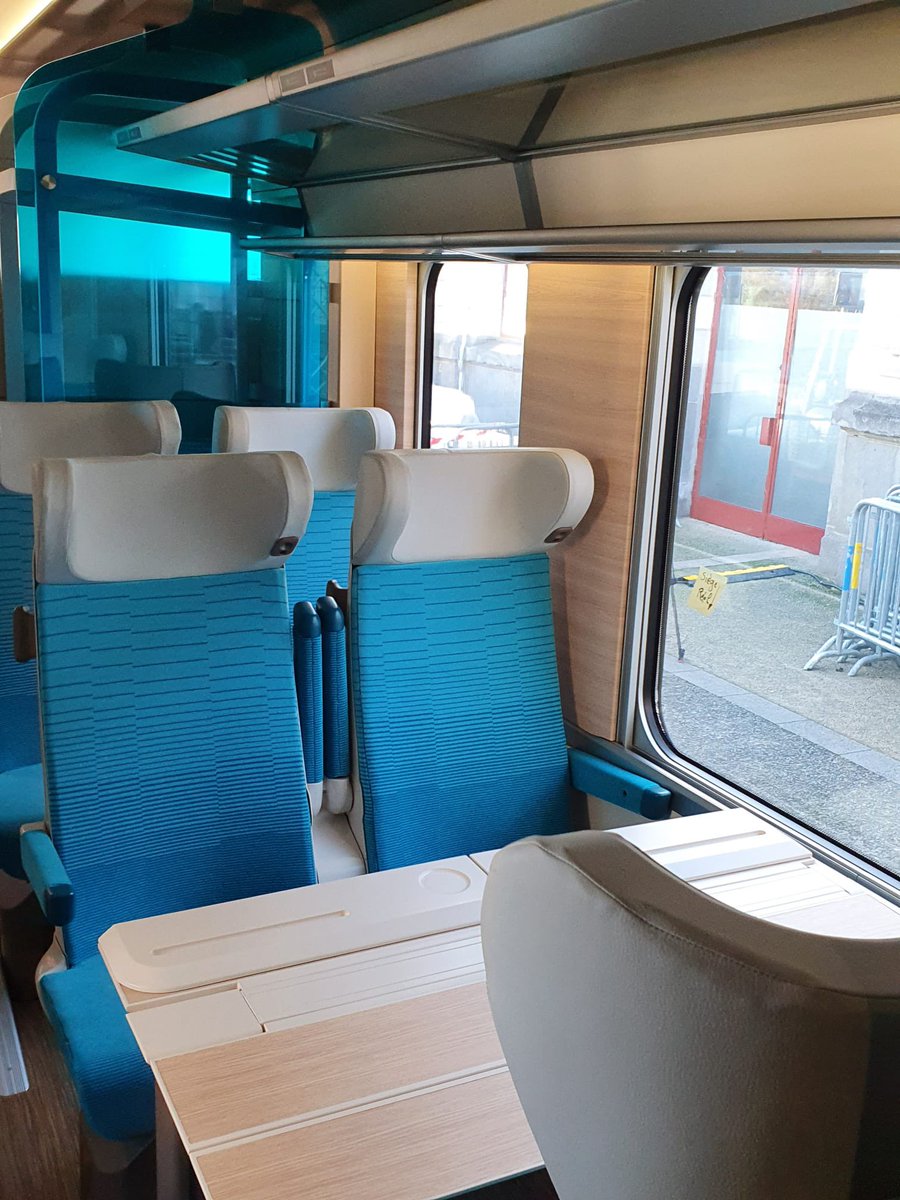 Alain Krakovitch (@alainkrakovitch) on Twitter photo Dévoilement à Brive du futur train « Oxygène » (maquette taille réelle) destiné aux lignes <a href="/Intercites/">Intercités</a> de Paris-Clermont et Paris-Limoges-Toulouse. Financés par l’Etat, ils remplaceront les Corail avec un réel saut innovant : wifi, vidéosurveillance, vélos, robustesse…#2026 ! Dévoilement à Brive du futur train « Oxygène » (maquette taille réelle) destiné aux lignes <a href="/Intercites/">Intercités</a> de Paris-Clermont et Paris-Limoges-Toulouse. Financés par l’Etat, ils remplaceront les Corail avec un réel saut innovant : wifi, vidéosurveillance, vélos, robustesse…#2026 !