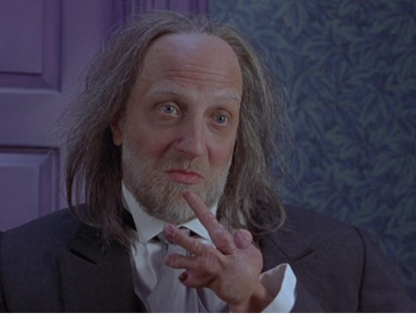 Scary Movie was doing AI hands before it was cool