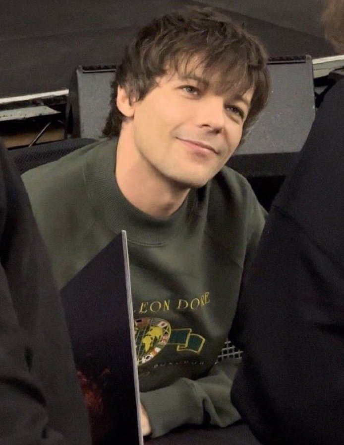 ً (@louisarchlve) on Twitter photo 