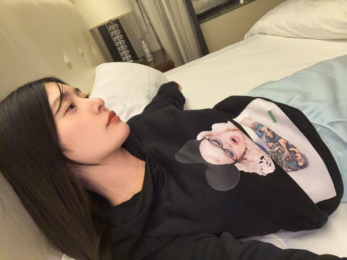 めぐりの隣空いてますよ？🛌💕  早い者勝ち🏃&zwj;♀️🏃in 🇰🇷 https://t.co/PsS3VoUzQK