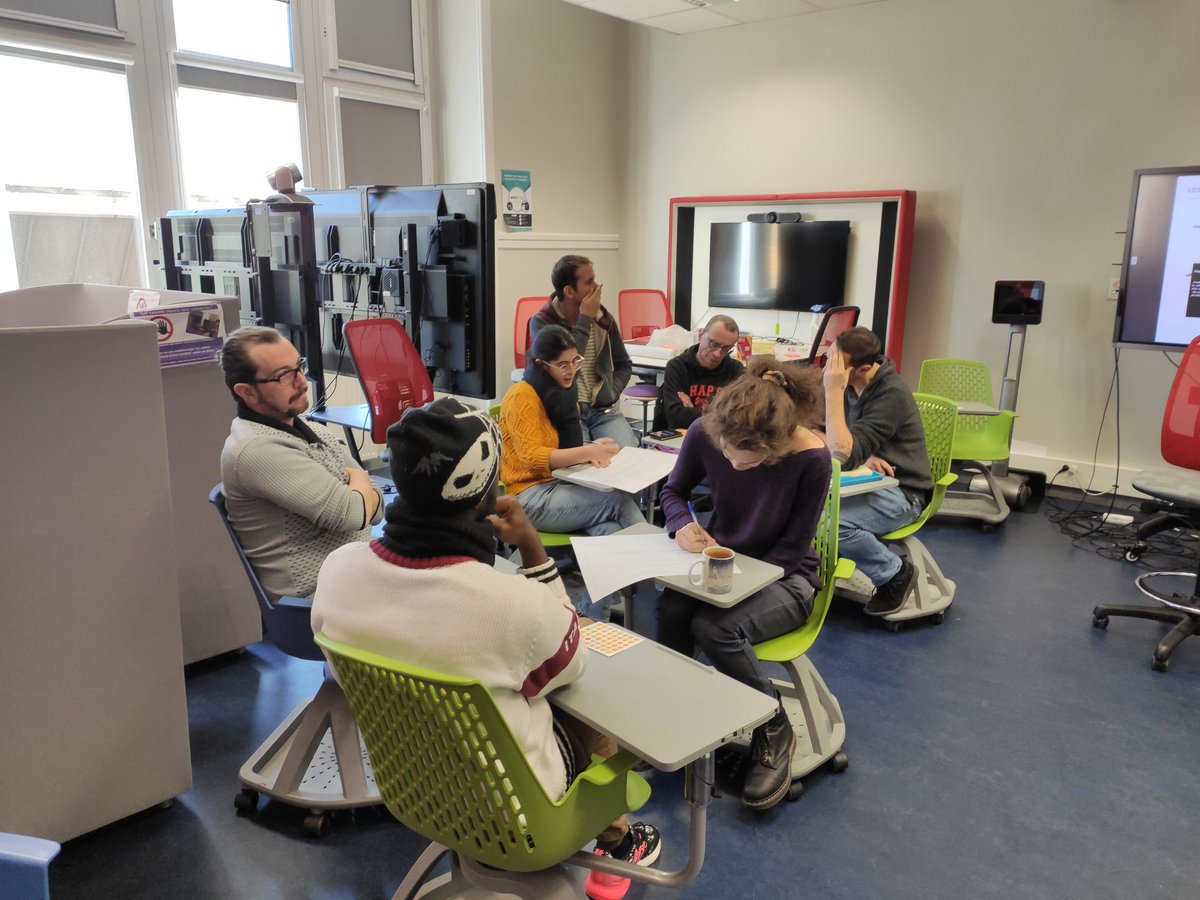 PAPN_Lyon3's tweet photo. Ce matin séance réflexive pour toute l' équipe PAPN sur nos missions et nos actions en pédagogie numérique #pedagonum https://t.co/mnczDvky77