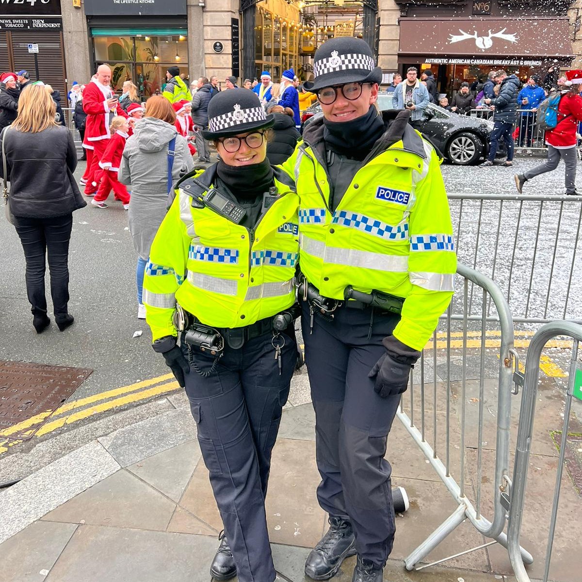 MerseyPolice's tweet photo. Well done to everyone who took part in #SantaDashLiverpool over the weekend. It was a fantastic turn out, and as you can see we enjoyed speaking to all the runners - we may have even got to speak to the real Santa, but he asked us not to take his photo! π
π π π π₯² https://t.co/IExjlcMSXJ