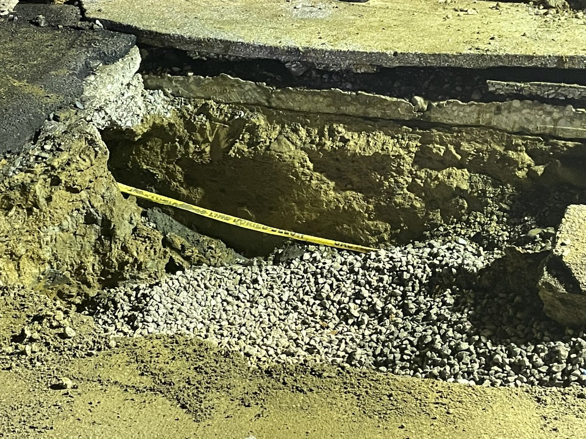 paul_jaffey24's tweet photo. 10 inch Watermain break in SW Baltimore… water out to approximately 40 customers near the Baltimore National Cemetery at Frederick Ave. and Taylor Ave. @WMAR2News  #GMM2 #Baltimore https://t.co/65Am67HWqo