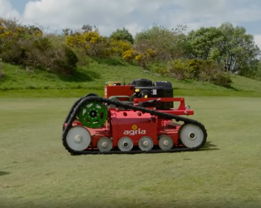 LoganTurf's tweet image. 🚨NEW SERVICE ALERT🚨

Logan Bruce can now offer remote controlled stump grinding and brush clearing, long grass, brush or bankings = no problem, get in touch for more information 👍