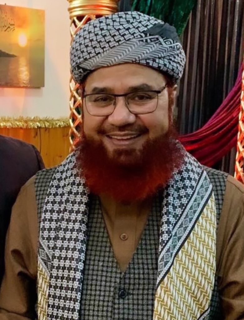 SyedMHasanaat's tweet photo. A Smile is so contagious. It forces an environment of happiness and incorporates your charity for the day. ❤️
May Allah ﷻ elevate your ranks Abu Ji 🤲🏼 Aameen
#Sunnah #Charity #Smile #Islam #Awliyah #Sufi #Naqshbandi #Muslim #Quran #AhlulBayt https://t.co/lptp7OUiED