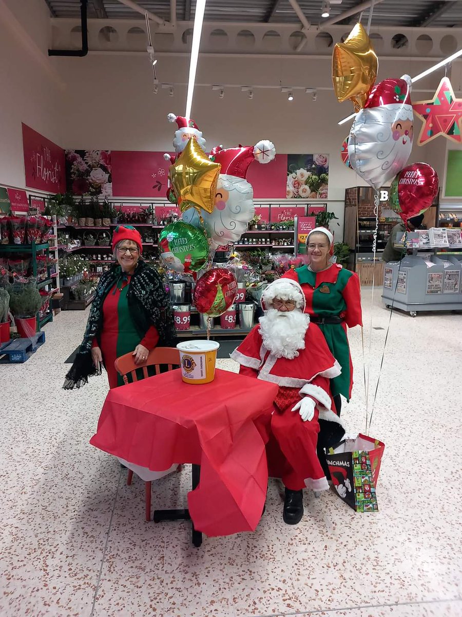 Yesterday <a href="/WorthingLions/">Worthing Lions</a> santa came to morrisons! Seeing the kids and grown ups smiles was amazing thank you guys! #christmas2020 #kindness #itsmorethanjustajob