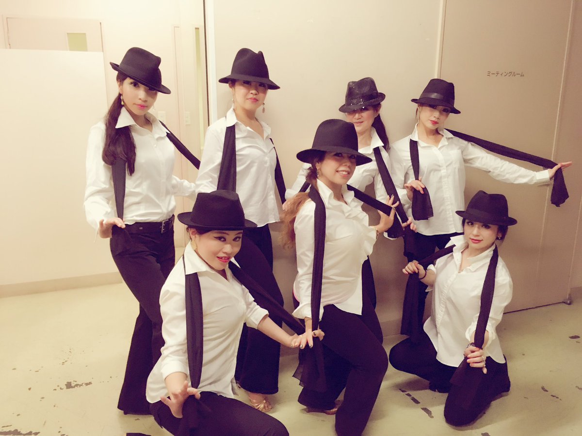 BellyElnaz's tweet photo. 来年の3月のノールーズ(イランの旧正月)はババキャラム踊るよ!場所はアルバンブラ。
イランの男踊りです✨
私、男装がなかなか似合うでしょ?笑
#エルナーズ #Elnaz #ペルシャンダンス #ババキャラム #国際アラビアンダンス協会 https://t.co/sdfHIhnVJP
