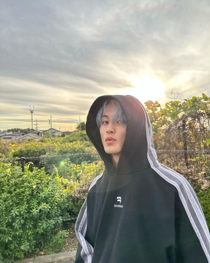 tanggal merah

— mark lee few tweets au