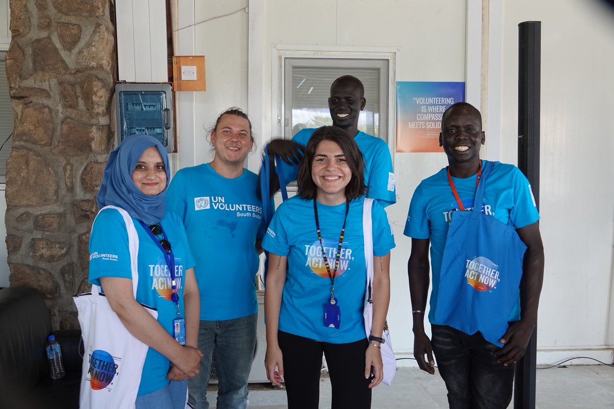 UNV_ESARO's tweet photo. To all UN #Volunteers serving in East and Southern Africa region, and around the globe; today, we celebrate YOU.🧢 

You are our everyday heroes, and the champions of global #solidarity. 💙🧡 https://t.co/mFJ3vyqHgb