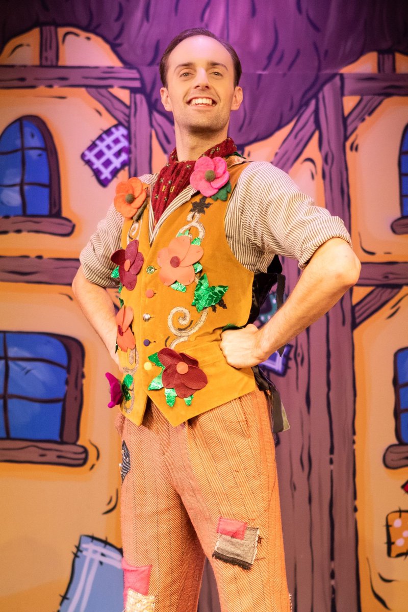 Have you got your tickets to panto? Join Jack as he makes his way up the beanstalk on his high-flying, magical journey. You can expect the very best tunes, fabulous costumes and hilarious cast to entertain you.. #bishopsstortford #stortford #panto #thingstodoatchristmas