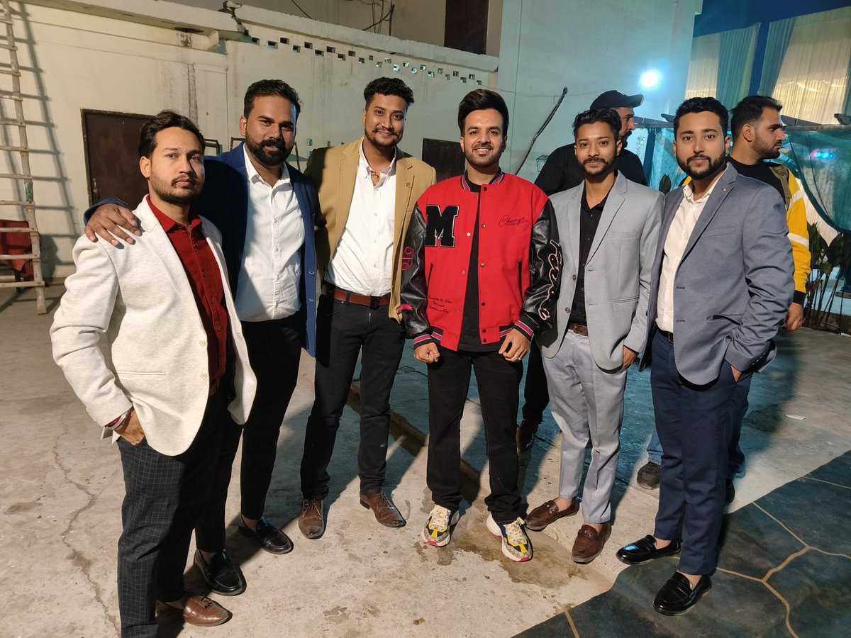 Rithikdattera's tweet photo. Party with Happy Ray koti https://t.co/sPp0Jl13iH