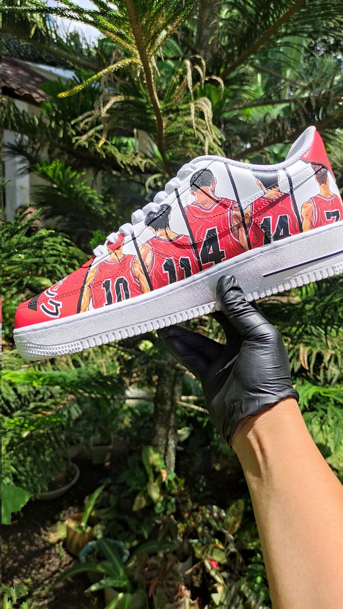 wirumaru's tweet photo. Sharing my Slamdunk custom #SLAMDUNKPOST #SLAMDUNK #customizedshoed #Nikeairforce1 #artsofwilmar https://t.co/DbgRskg0JI