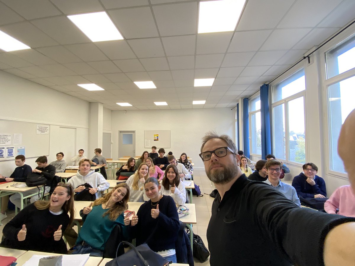 Et coucou les terminales F! Désolé pour les pas-dessus…