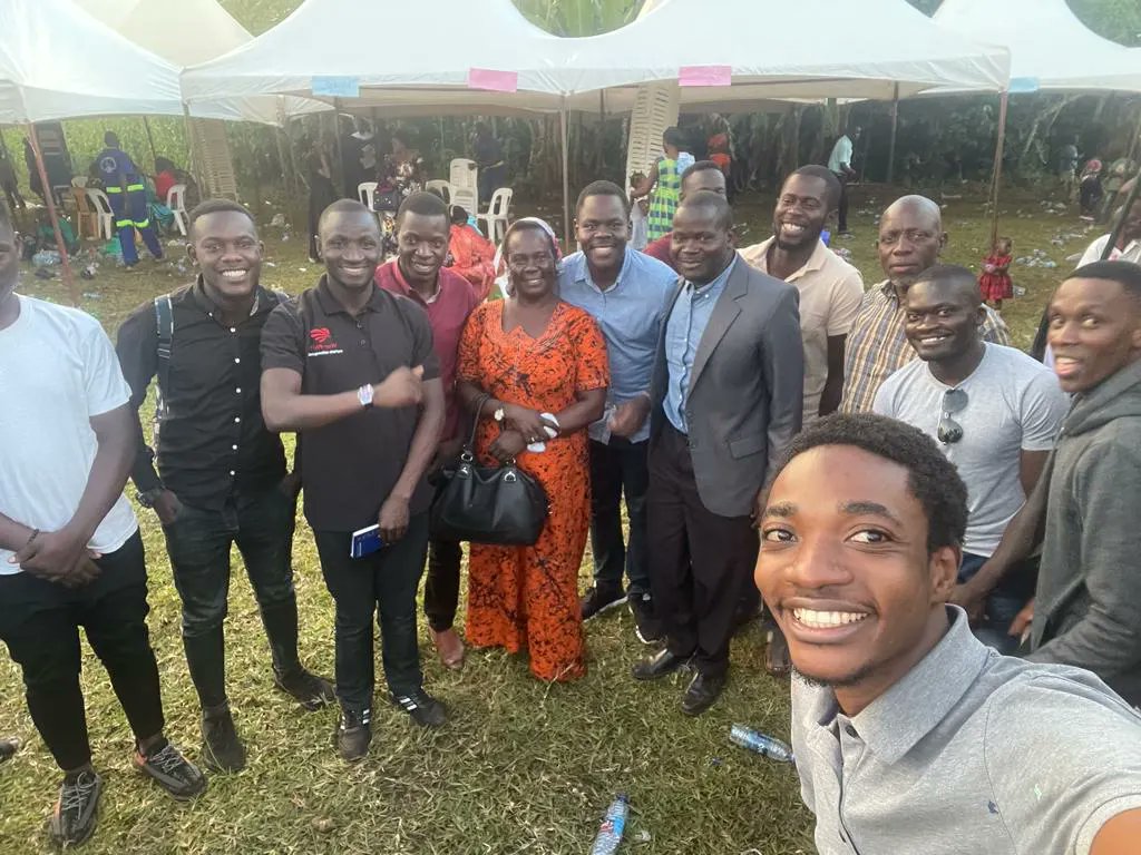 WinterFC_KCB's tweet photo. The memories we hold together are what binds us together as a big and strong family.
Class of 2009-2014 https://t.co/87d1gZQbrf