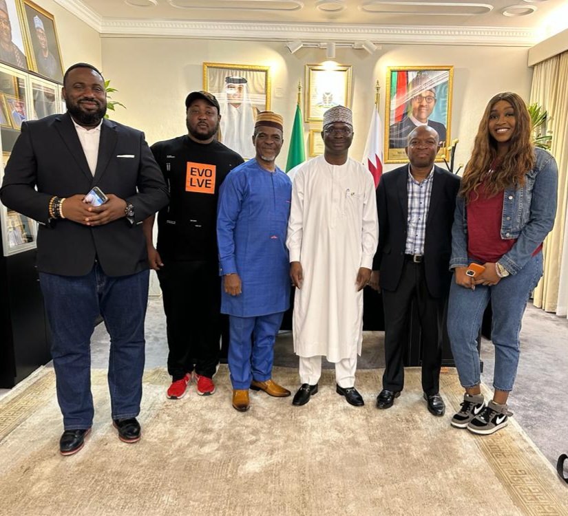 DohaEmbassy's tweet photo. Visit of ARISE News crew to Embassy of Nigeria, Doha, Qatar. https://t.co/0iCYxZ3SgN