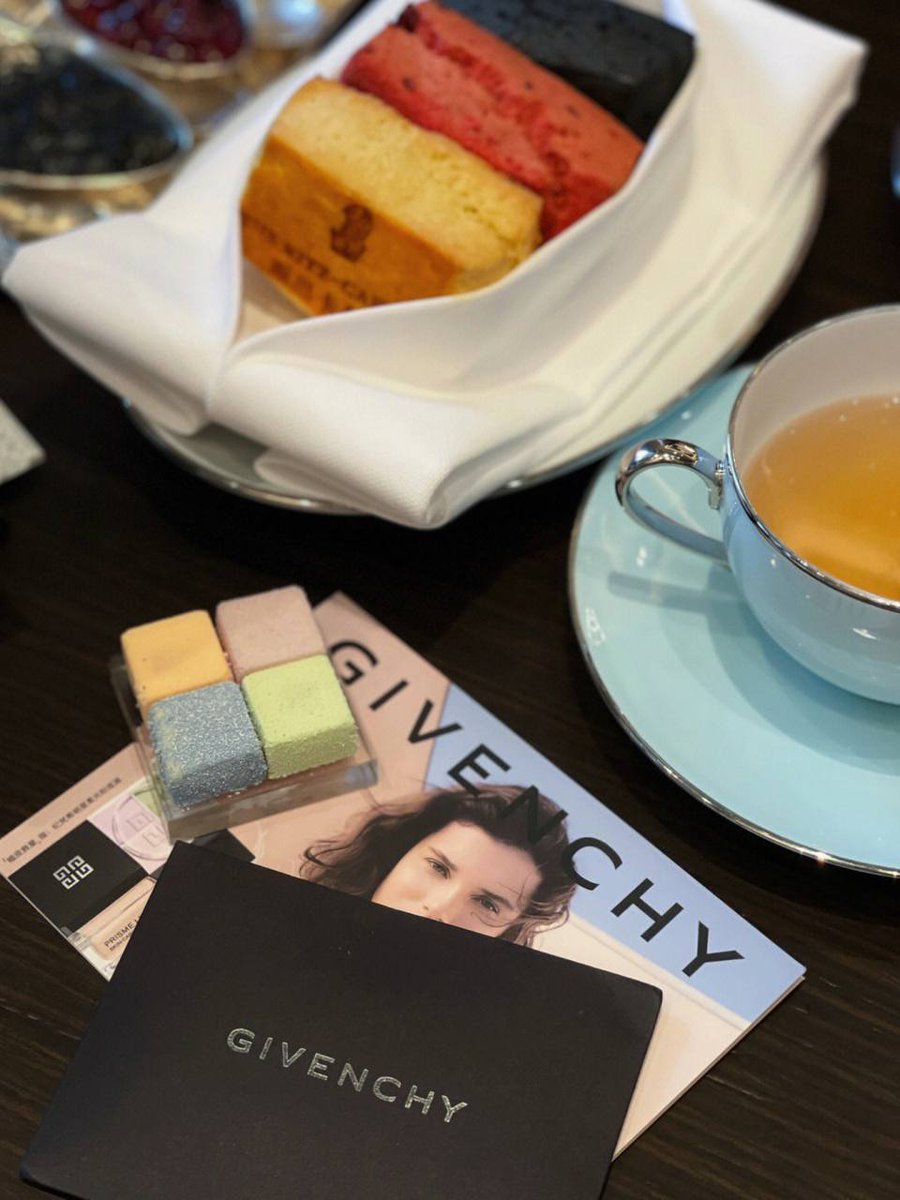 ddsde17's tweet photo. Friends this club can, afternoon tea more family senior sense, to come here often in the future, haha. https://t.co/8SzOzUC5Lh