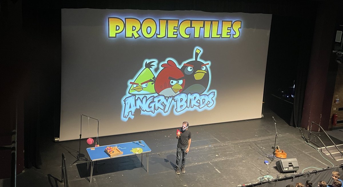 Big thanks to <a href="/jonnyberliner/">Jonny Berliner</a> for talking at the 2nd session of the Gloucestershire Schools’ Christmas Lectures <a href="/BaconTheatre/">Bacon Theatre</a> 

The students were thoroughly engaged in the live exciting interactive examples of energy &amp; how to store it 👌

<a href="/AndrewTabor1/">Andrew Tabor 🇺🇦</a> @renishawplc @HCRlawChelt