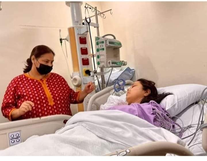 बिहार के बेटी शेरनी रोहनी बहन का डोनर ऑपरेशन सफलता पूर्वक हो गया है वह पूरी तरह से स्वस्थ अभी हैं वह ICU में है लालू प्रसाद यादव जी का ऑपरेशन अभी हो रहा है