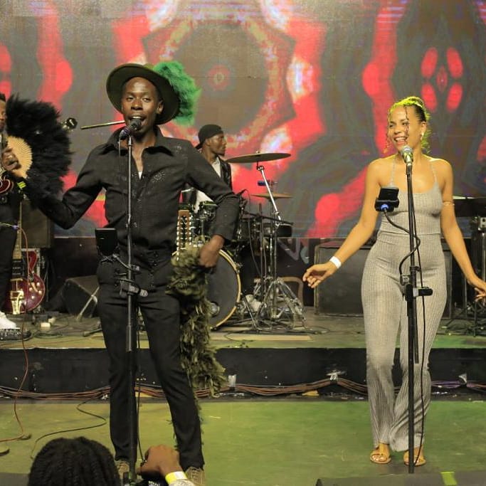 Live with the janzi band 🔥