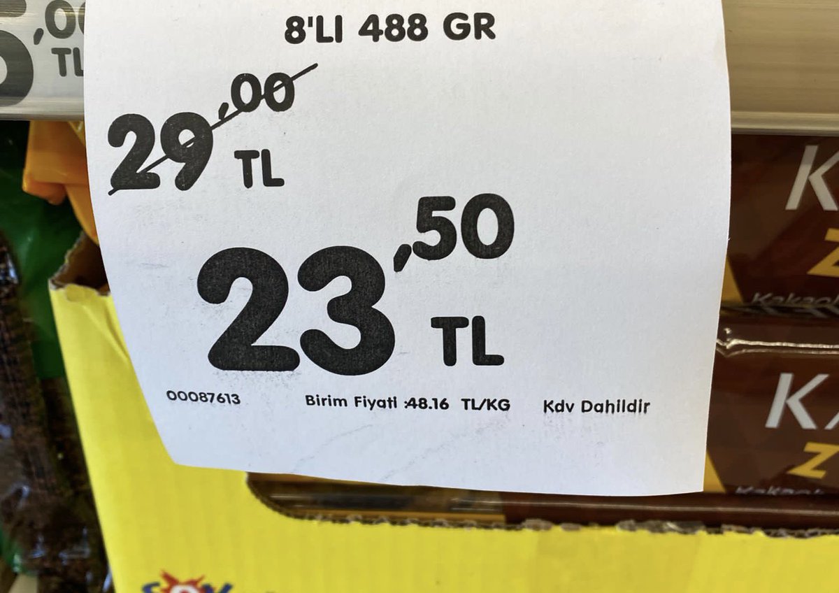 Kapatma kararımızdan sonra,Zincir marketlerin açık şubelerinde hem indirim, hem de etiket basma mesaisi başladı.. 95 liraya satılan ürün 64.50 ye inmiş.. Görüntüler bugün çekildi..
Unutmayın ki; Halkımız zincirleri kıracak güçtedir..