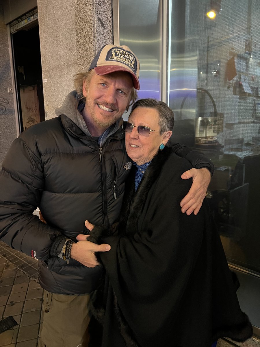 <a href="/EducadoraenMdA/">Asun Martínez</a> 
Viaje a Madrid a disfrutar con #EnElAire obra de un actor argentino amigo <a href="/Facundo_Arana/">Facundo</a>