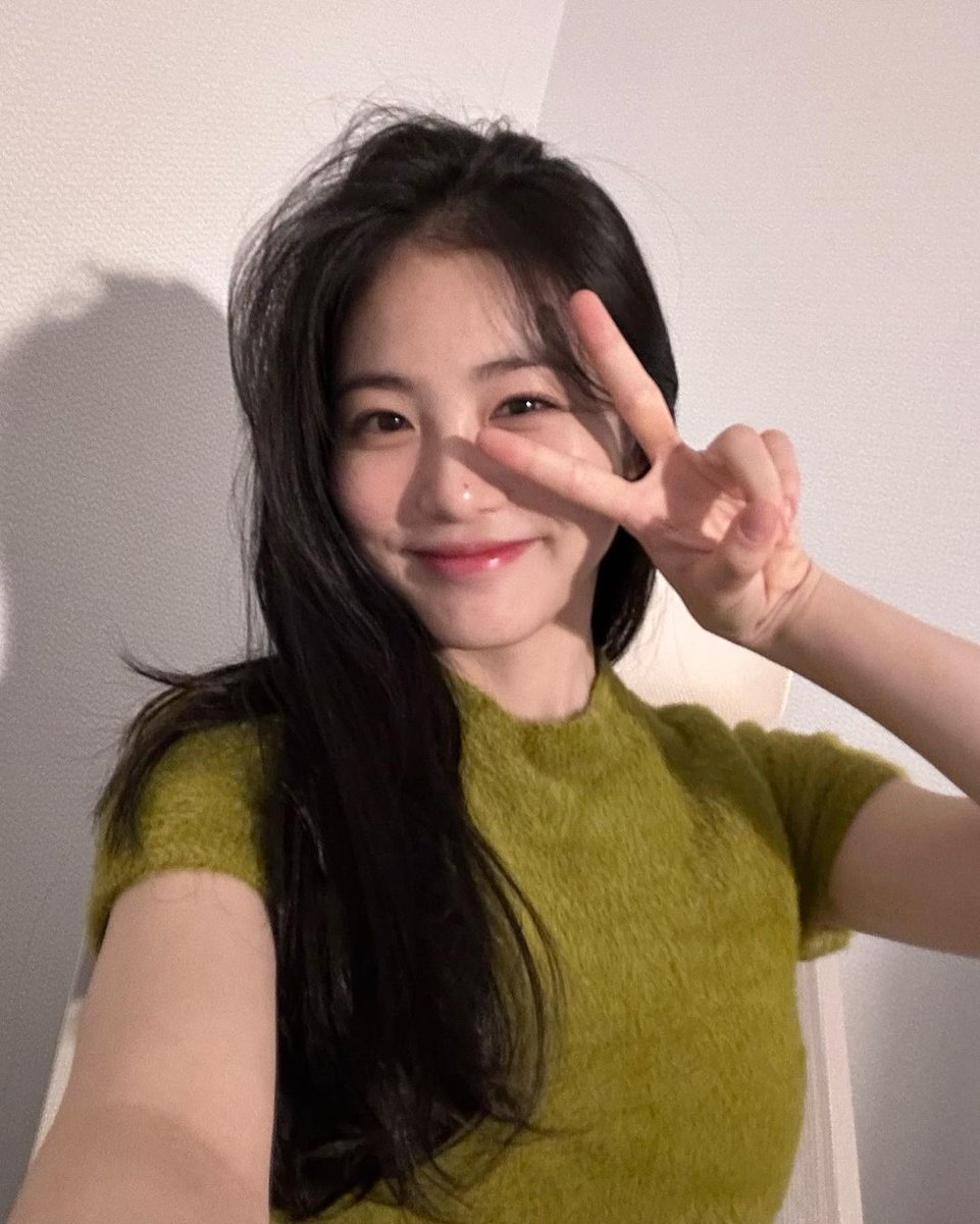ye___118's tweet photo. [221205] #옌스타그램 #신예은 #shinyeeun https://t.co/bllCz3ceW0