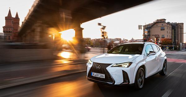 De Lexus UX heeft een facelift gekregen. AutoGids doet de test met de hybride 250h. autogids.be/autotests/kort…